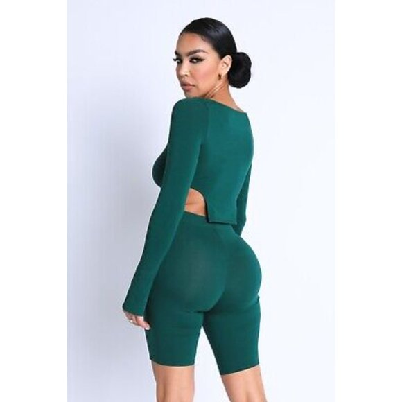 Women Side Cutout Square Neckline Crop Top And Matching Biker Shorts 2 Piece Set - Picture 4 of 9